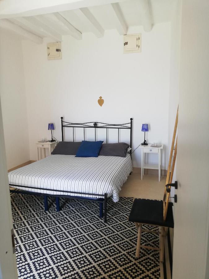 Alicudi Giardino Dei Carrubi- Al Gradino 365 Bed & Breakfast Ngoại thất bức ảnh