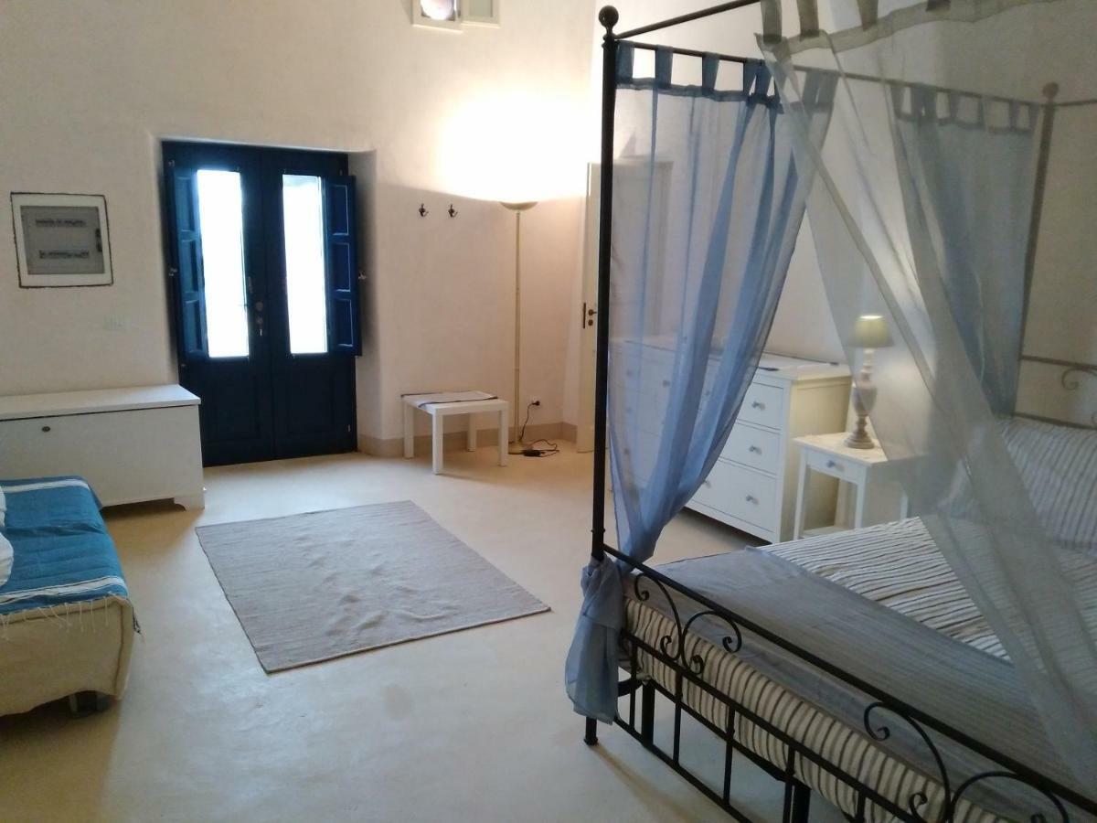 Alicudi Giardino Dei Carrubi- Al Gradino 365 Bed & Breakfast Ngoại thất bức ảnh
