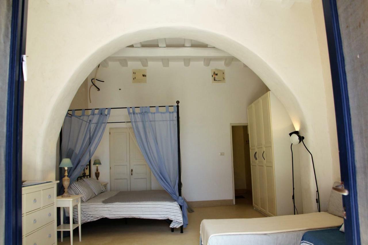 Alicudi Giardino Dei Carrubi- Al Gradino 365 Bed & Breakfast Ngoại thất bức ảnh