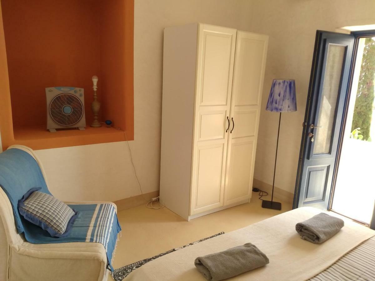Alicudi Giardino Dei Carrubi- Al Gradino 365 Bed & Breakfast Ngoại thất bức ảnh