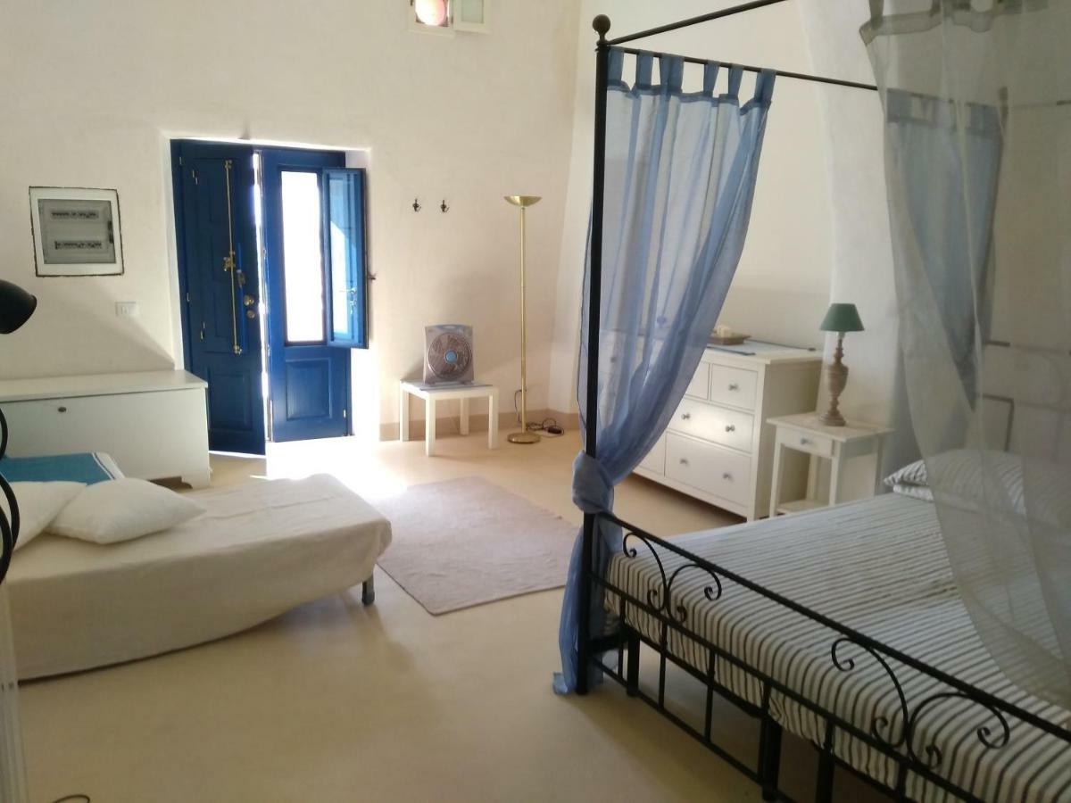 Alicudi Giardino Dei Carrubi- Al Gradino 365 Bed & Breakfast Ngoại thất bức ảnh