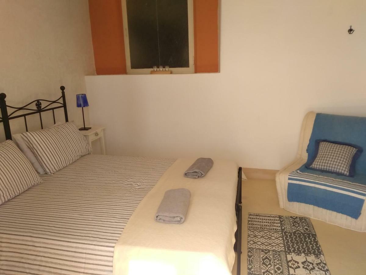 Alicudi Giardino Dei Carrubi- Al Gradino 365 Bed & Breakfast Ngoại thất bức ảnh